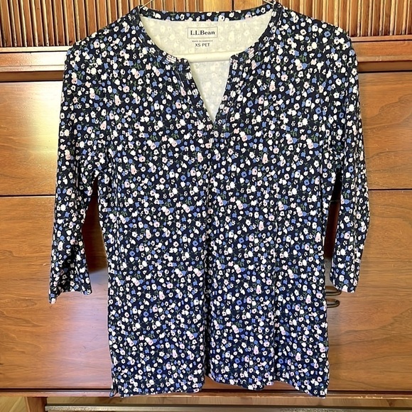 LL Bean 3/4 Long Sleeve Ditsy Floral Fitted Tee - Picture 7 of 7